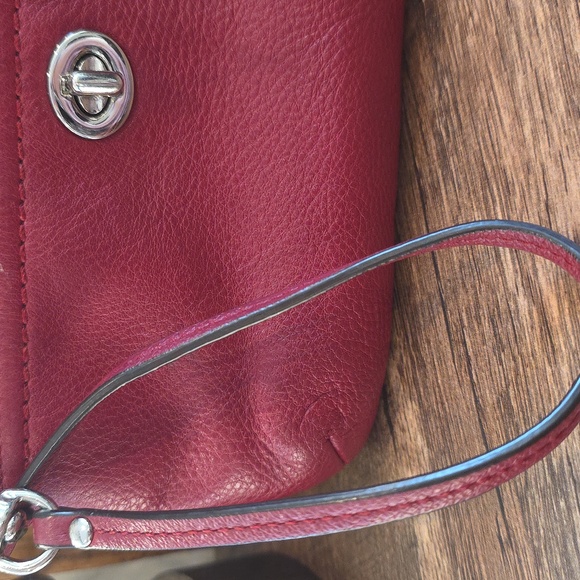 Coach Pebble Leather Large Wrislet - Picture 4 of 10